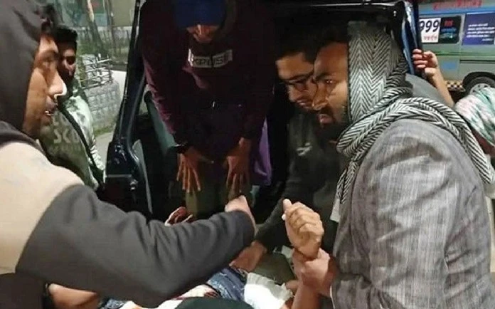 ছাত্রলীগকর্মীর ধারালো অস্ত্রের আঘাতে আহত জামায়াত নেতা